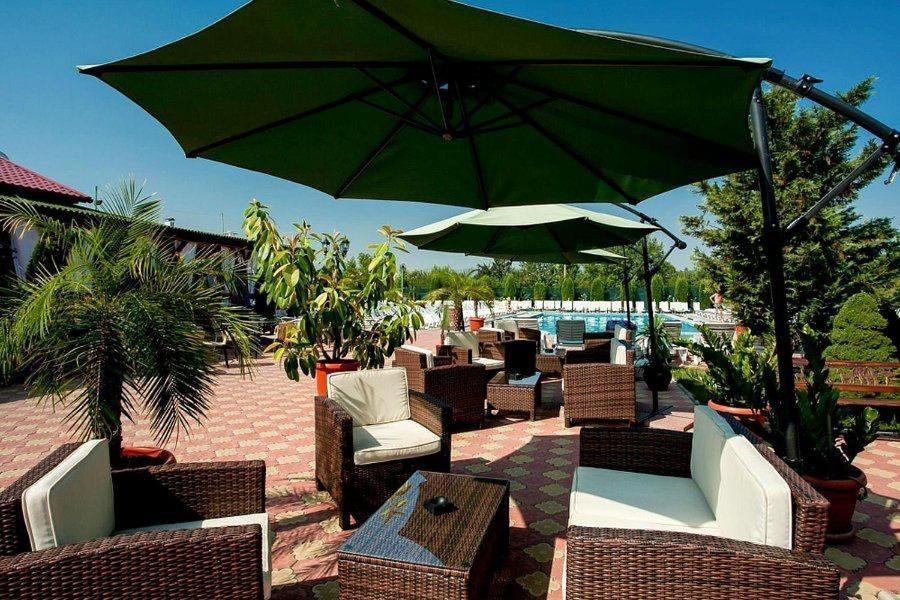 Hotel Levisticum Bacău Extérieur photo