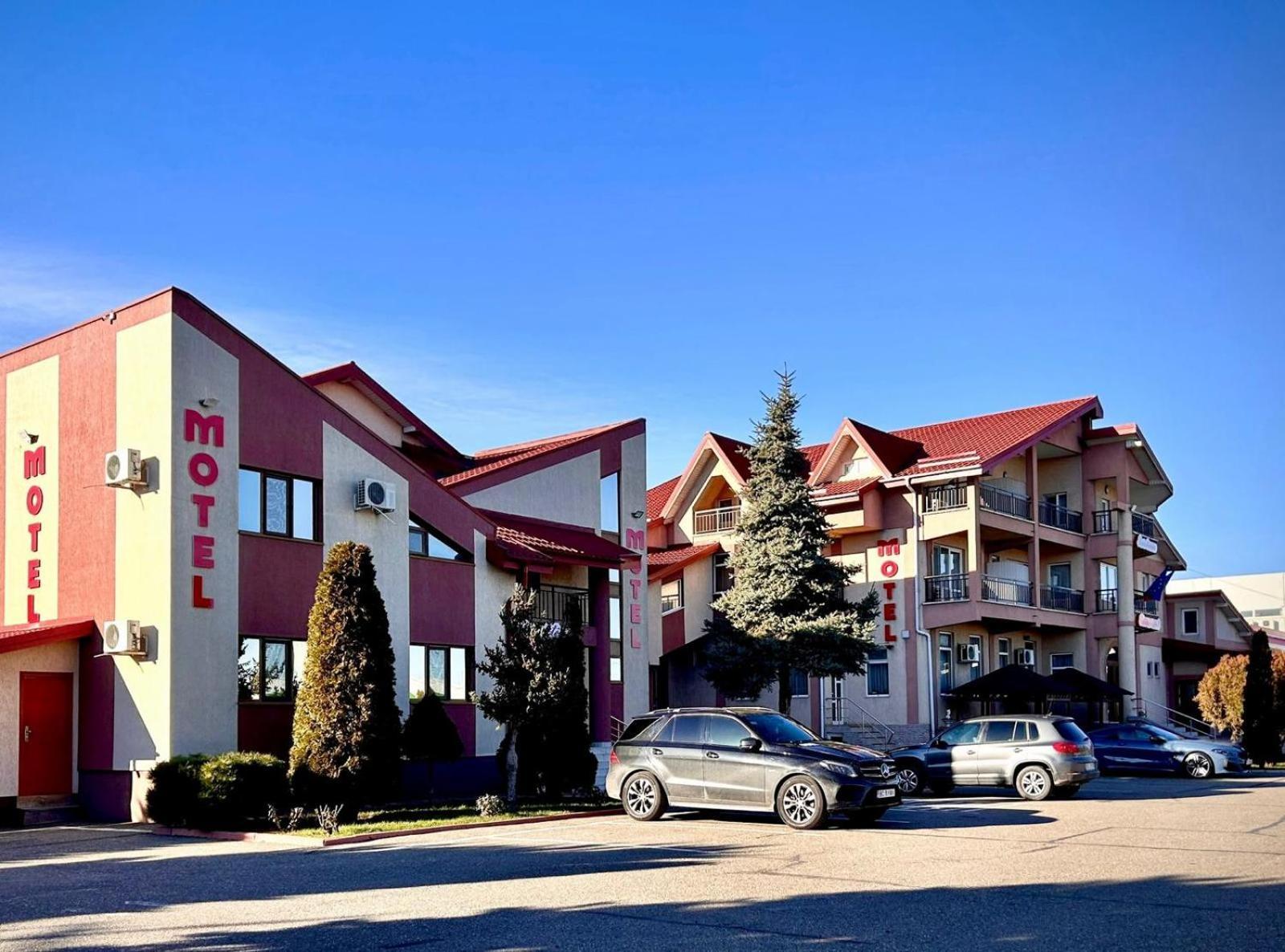 Hotel Levisticum Bacău Extérieur photo